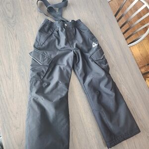 Youth Snow Pants with Suspenders In Black.